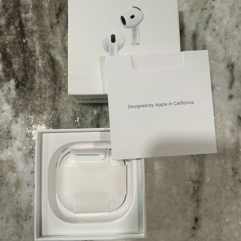 Apple Wireless Earbuds - White